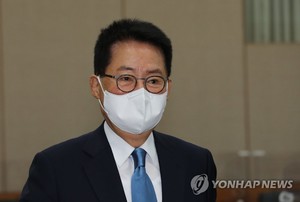 박지원, &apos;남북 핫라인 조사&apos; 보도에 "안보 자해 행위"…"의혹 있다면 언론 플레이 말고 수사로 밝혀야"