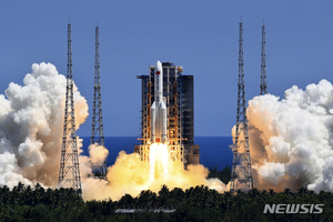 중국, 우주정거장 3대부품 중 두번째 모듈 하늘로 올라가
