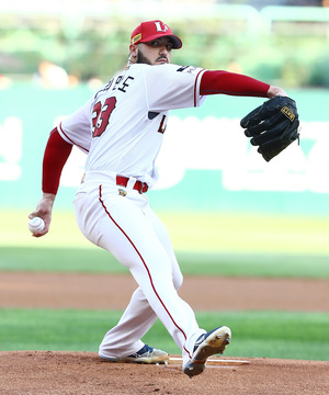 KBO 데뷔 첫 승 모리만도 "폭넓은 S존 활용 가장 중요"