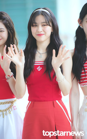 [HD포토] 있지(ITZY) 류진, ‘러블리한 헤어밴드’ (두시탈출 컬투쇼 출근길)