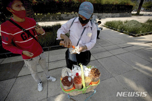 "과식, 비만 증상이지 원인 아냐…뚱뚱해서 많이 먹어" 하버드 의대 교수