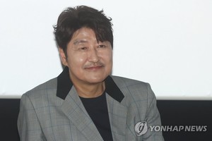 송강호, 데뷔 31년 만에 첫 드라마…&apos;삼식이 삼촌&apos; 출연