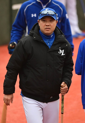 삼성 박진만 대행 "선수들 위축된 느낌, 변화 위해 노력할 것"