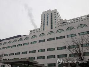 서울아산병원 측, 간호사 사망에 "뇌혈관 의사 총 세 명…남은 한 명이 응급 처치"