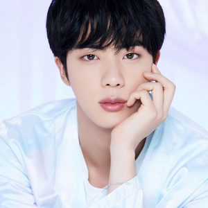 ″World Wide Superstar JIN″ 방탄소년단 진, 팬들에게 보낸 설레는 초대장…&apos;헌트&apos; VIP 시사회