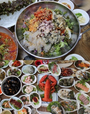‘생생정보’ 인천 연안부두 ‘해물덮밥 60첩 한 상’ 맛집 위치는? 생선회-매운탕-새우튀김 外