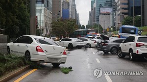 중부 기록적 집중호우에 사망 7명·실종 6명…서울 422㎜ 폭우에 수도권 &apos;마비&apos;