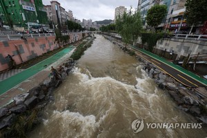 [폭우] 서울 하루 강수량 381.5㎜, 비공식 115년만 최다…신대방동 1시간 동안 141.5㎜