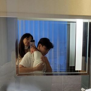 “세 식구”…‘득남’ 홍현희, 남편 제이쓴-아들과 첫 가족 사진 공개