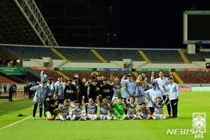 황인선호, U-20 여자월드컵 첫 경기에서 캐나다 2-0 꺾어