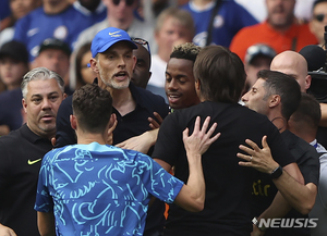 토트넘 콘테-첼시 투헬 사령탑 충돌…영국축구협회 조사