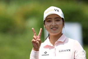 한진선, KLPGA 데뷔 5년만에 첫 승…하이원리조트 우승(종합)