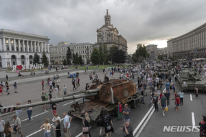 우크라, 독립기념일 행사 금지…"러 추악한 공격 우려"