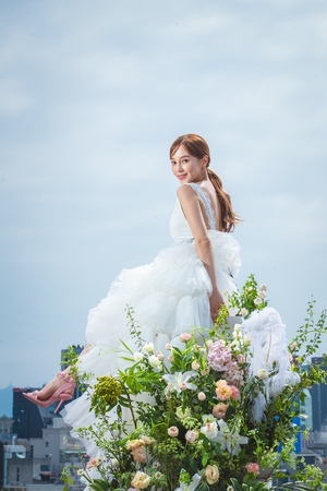 슈가 출신 아유미, 2세 연상 비연예인과 10월 결혼