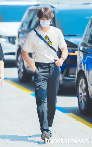 [HD포토] 샤이니 민호, ‘그냥 걷기만 해도 멋져버리기’ (김포공항 출국)