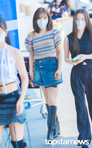 [HD포토] 레드벨벳 웬디, ‘손가락 꾹꾹이’ (김포공항 출국)