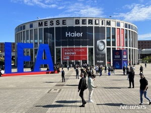 [IFA 2022·스케치]3년만 현장 개최…유럽 열기 속 삼성·LG 빛났다