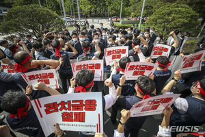 속도내는 산은 부산 이전…내부 혼란·갈등 심화