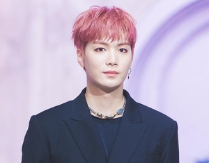 “검사에서 양성으로 확인돼”…뉴이스트 김종현, 코로나19 확진→자가 격리 중