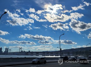 [내일 전국 날씨] &apos;완연한 초가을&apos;…전국 맑고 아침저녁으로 서늘