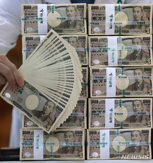 日정부 "대응" 발언에도…엔화 144엔까지 더 추락했다(종합)