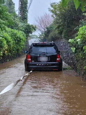 &apos;힌남노&apos; 車 침수피해 속출…피해액 550억원 육박