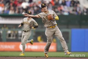 김하성 수비종합지표 MLB 3위…골드글러브 자격 충분