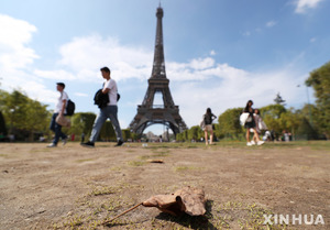 에너지 대란에 파리 "에펠탑 조명 일찍 꺼질 것"
