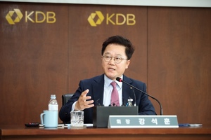 산은 회장 "대우조선 R&D 필요...아시아나 합병, 미국 판단 중요"