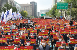 금감원 "금융노조 파업 참여율 9.4%…모든 은행 정상 영업 중"