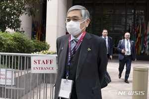 일본은행 총재 "당분간 금리 인상 생각없어…필요하면 추가 완화"