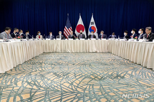 한미일 외교 "北 핵정책 법제화 심각한 우려…핵실험 단호히 대응"