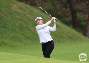 &apos;가을의여왕&apos; 김수지, OK금융 우승…KLPGA 통산 3승(종합)