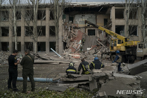 우크라전 217일, 도네츠크·니코폴 등 곳곳에서 러 폭격