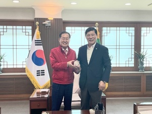 허구연 총재, 홍준표 대구시장과 지역 야구 발전 논의