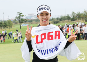 &apos;가을여왕&apos; 김수지, 박민지 기록 넘나? 3주 연속 우승 도전[KLPGA]