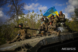 유엔, "침공전 후 우크라이나 민간인 6114명 사망"