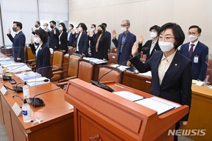 식약처 국감서 마약류 관리 부실 질타…여야, 백경란·이정근 놓고 신경전