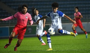 한국, U-17 아시안컵 예선 첫 경기서 우즈벡에 2-3 역전패