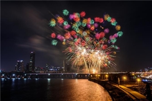 &apos;여의도 불꽃축제&apos; 100만명 예상…명당-호텔 숙박비 &apos;바가지 상술&apos;