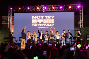 NCT 127, 美 &apos;천사의 도시&apos; 뜨자 대기 행렬 1㎞