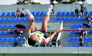 우상혁, 전국체전 높이뛰기 우승 &apos;2m15&apos;…통산 7번째