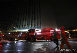 과기정통부, 판교 데이터센터 화재 복구 지원…"밤샘 복구하겠다"