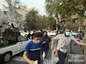이란, 외국인 14명 체포…反정부 시위 가담 혐의