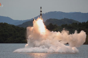 38노스 "북한 미사일 도발에 일본 재무장 가속화 가능성"