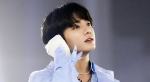 ‘Spotify KING JK’ 방탄소년단 정국 &apos;스포티파이&apos; 계정, 단 2곡만으로 5억 스트리밍 돌파→역대 韓솔로 가수 &apos;최단&apos;...&apos;大신기록&apos; 경신