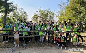 현대엔지니어링, 노을공원서 ‘생태숲 가꾸기’ 봉사활동