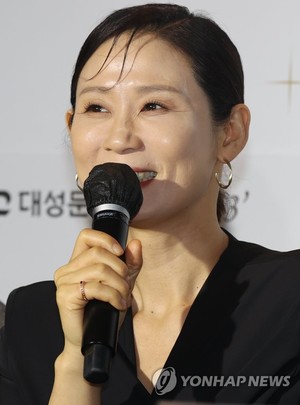 &apos;드림팰리스&apos; 김선영, 아시안 필름 페스티벌 여우주연상 수상