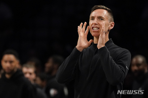 스타 지도자 내쉬, 개막 7경기 만에 브루클린 감독서 경질[NBA]