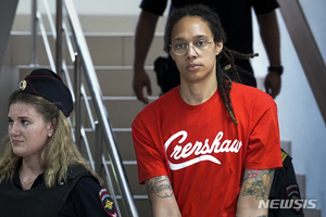 美, 러시아에 구금된 WNBA 스타 그라이너 접견